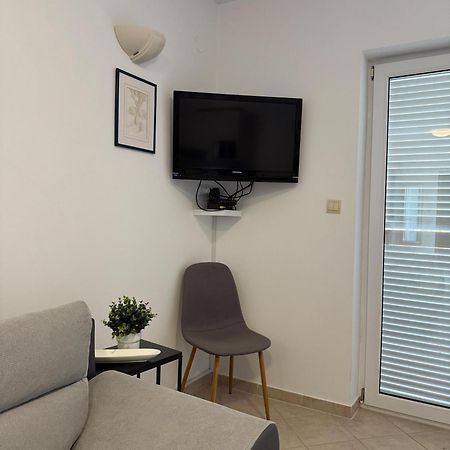 Apartmani Samec Novalja Exterior photo