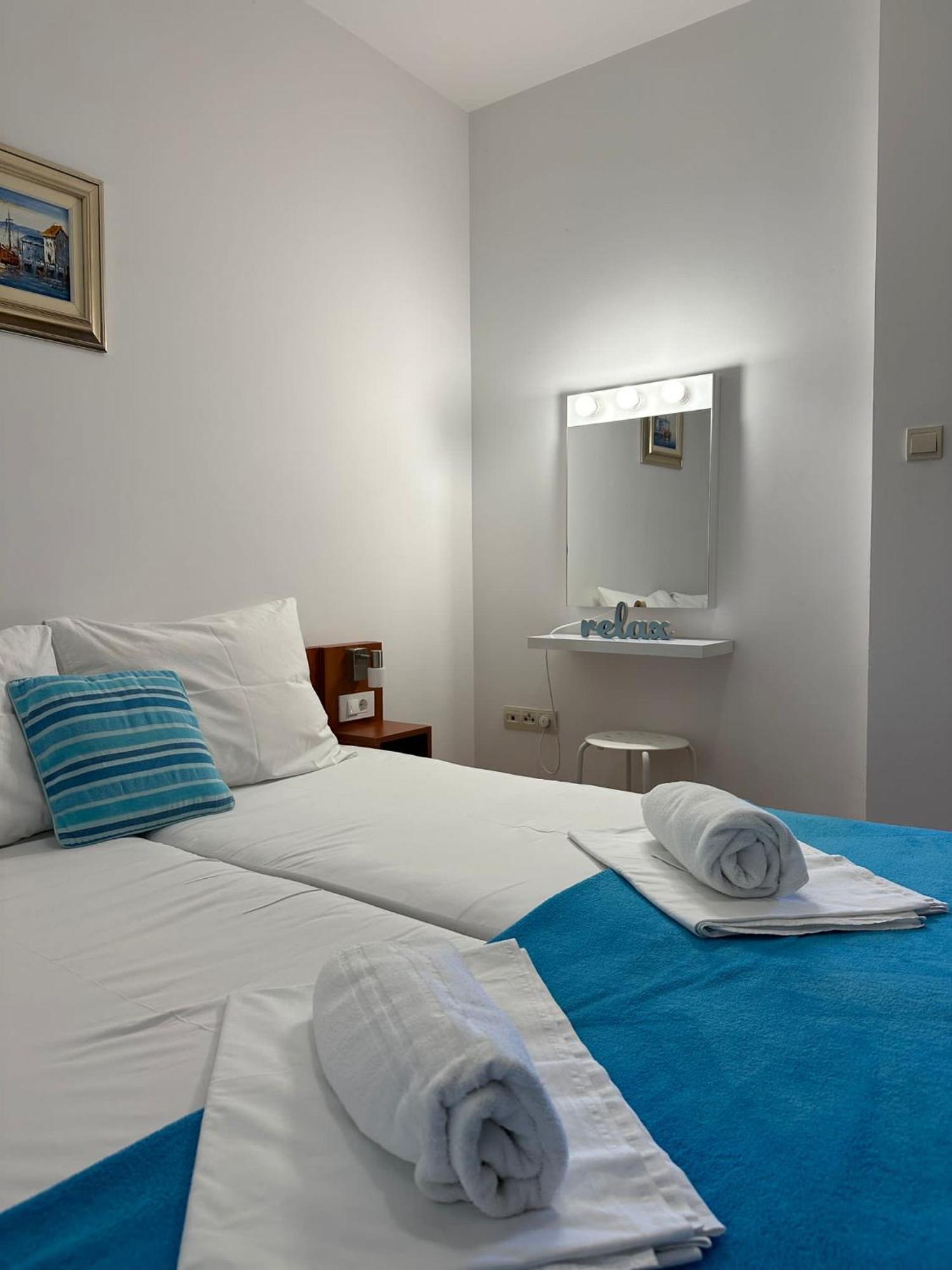Apartmani Samec Novalja Exterior photo
